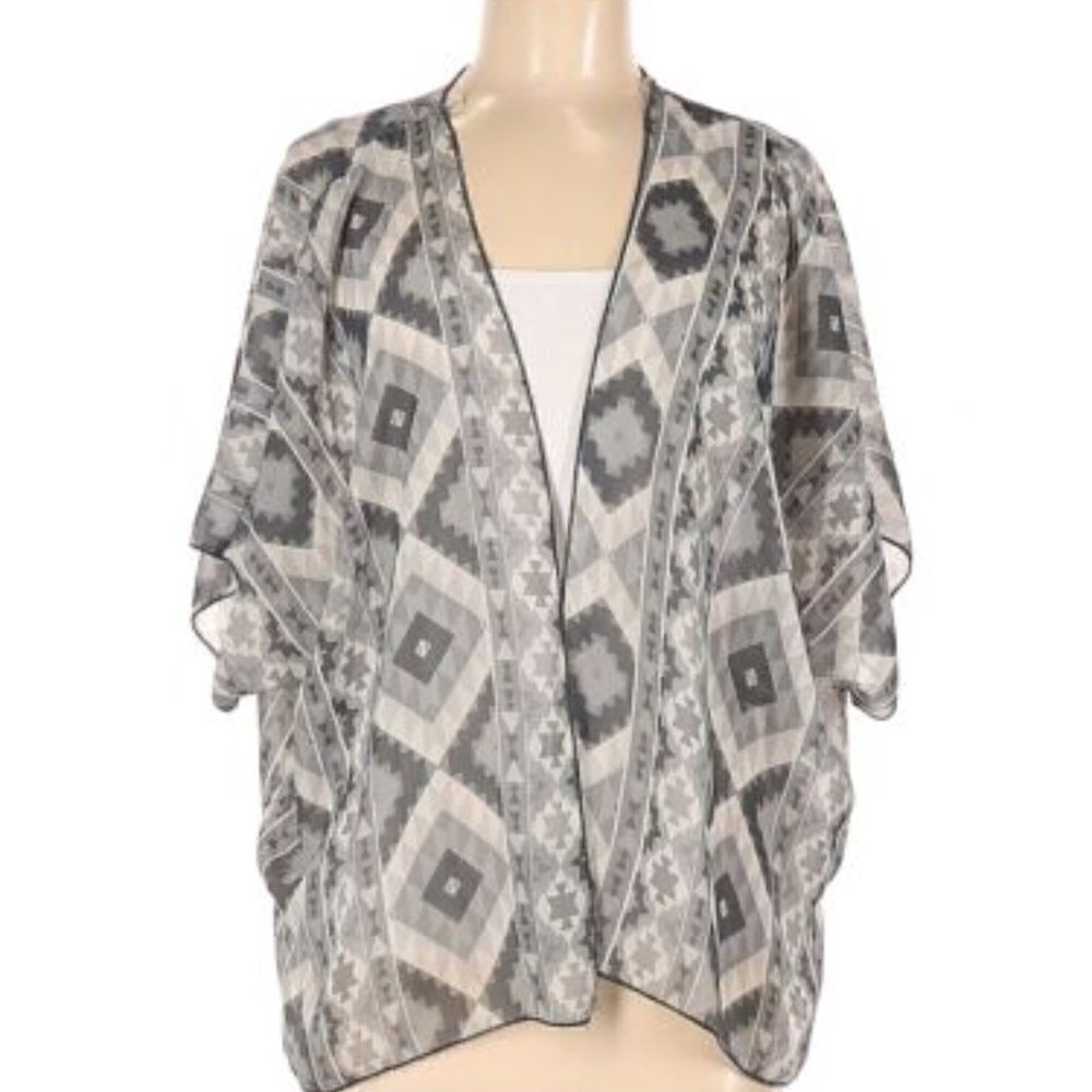 Miss Daisy Women's Size Medium Woven Kimono Gray Geometric Sheer 39921